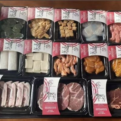 Plastic Tray Vacuum Skin Sealing Machine with Food Grade Stainless Steel and 6061 Anodized Aluminum Mold for Fast Food Packaging